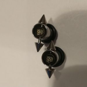 4 gauge stainless steel tunnels with spinning balls on spike bar
